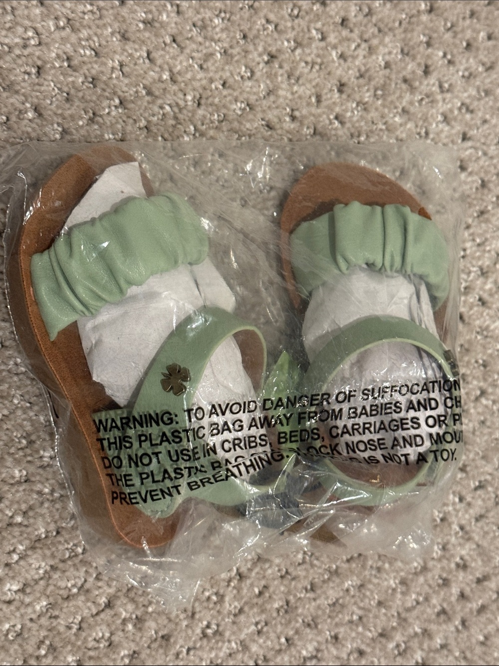 Lucky Brand Kids Ruched Strap Sandals in Light Green - 5c